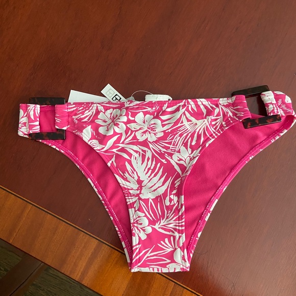 Pink Bottoms - Picture 3 of 6